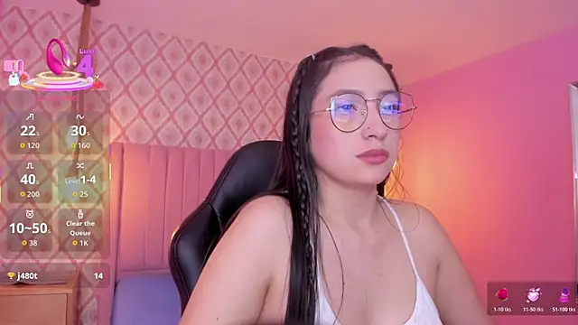 Snapshot of LUNACLARK2 chatting on October 23, 5:02 am LUNACLARK2 online show from October 23, 5:02 am