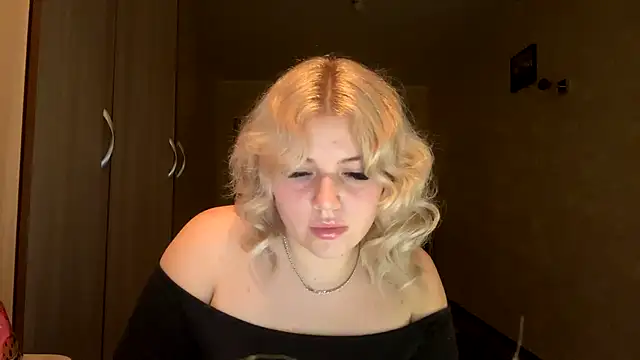 sunshinyflash online show from November 13, 4:06 pm