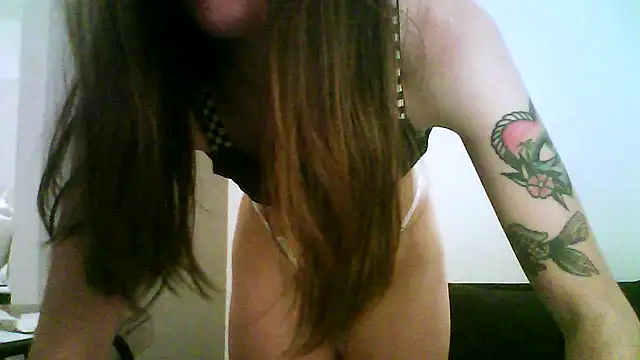 Snapshot of sweetsinxxx chatting on October 14, 12:24 am sweetsinxxx online show from October 14, 12:24 am