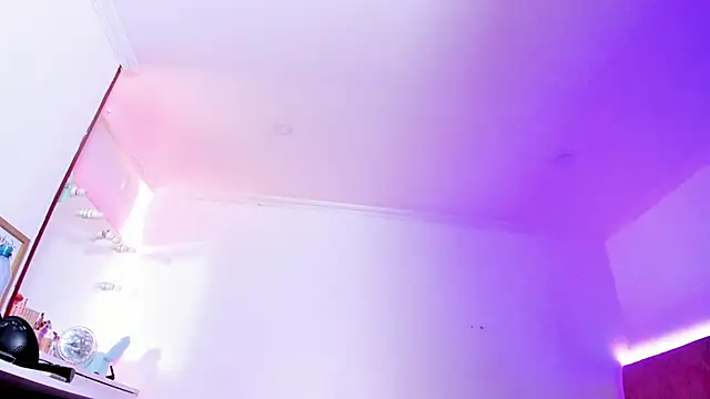 gabi steele online show from December 18, 5:39 pm