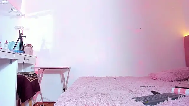 gabi steele online show from December 13, 8:26 pm