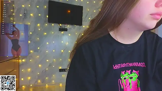 miss bubbles  online show from December 18, 11:20 pm