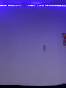 Snapshot of Valen_G111 chatting on September 25, 12:48 pm Valen G111 online show from September 25, 12:48 pm