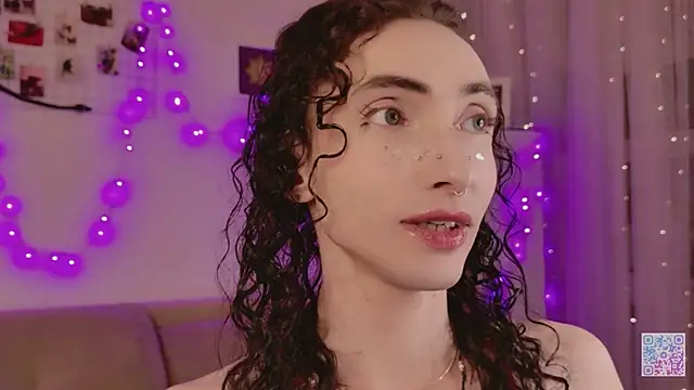 Queen of tease online show from April 25, 11:35 pm