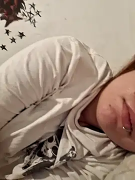 hotjengg44 online show from April 1, 6:14 am