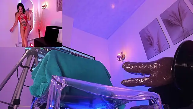 raven blackk online show from February 11, 5:09 am