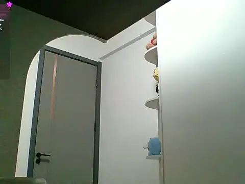 yuna  li online show from April 22, 2:58 pm