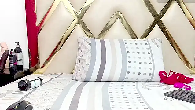 valeriavasquez online show from February 7, 10:35 pm