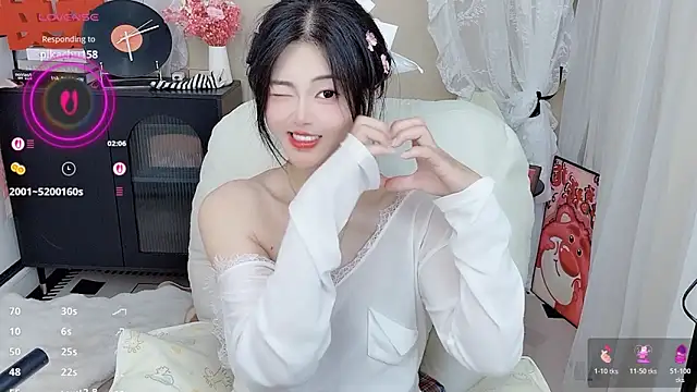 CeeKie online show from April 1, 2:25 pm