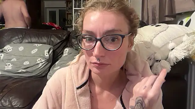 harleyblair online show from November 17, 11:05 pm