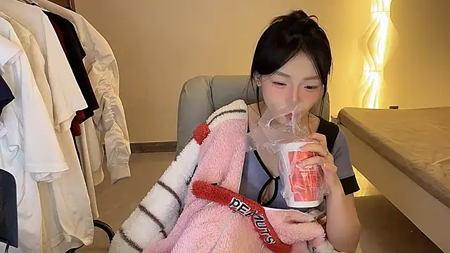 Snapshot of Robin-o3 chatting on October 19, 5:15 pm Robin-o3 online show from October 19, 5:15 pm