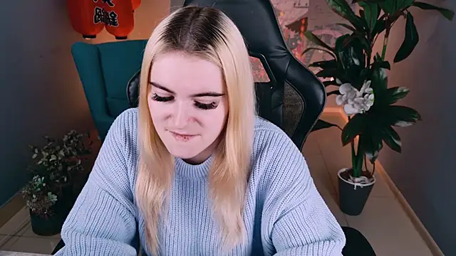 Stef Nicks online show from September 25, 5:28 am