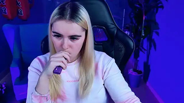 Stef Nicks online show from October 15, 11:35 am