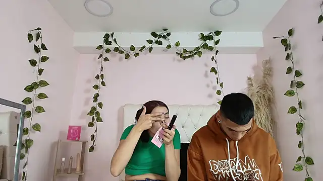 AmelieAndAce online show from December 15, 2:22 pm