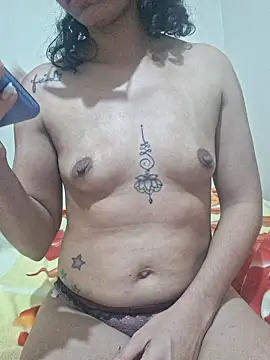 Snapshot of RavenShyfit chatting on October 17, 8:23 pm RavenShyfit online show from October 17, 8:23 pm