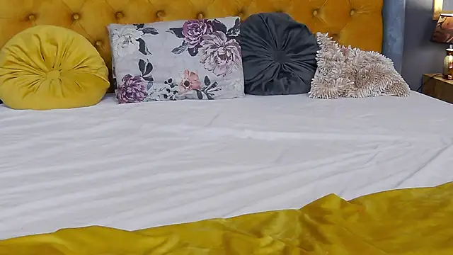 Jessica White  online show from October 24, 4:08 am