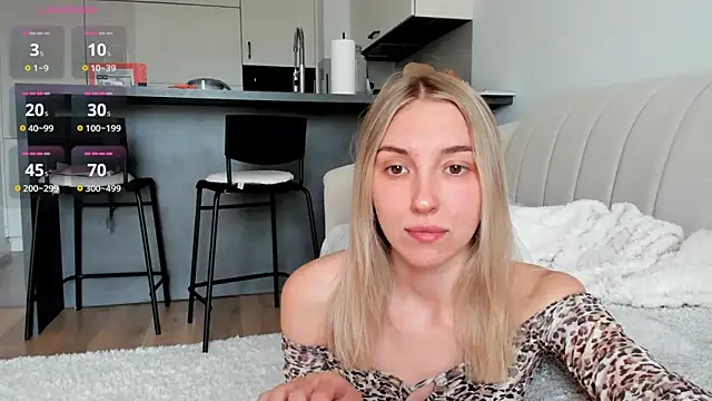 Sunny Rina  online show from May 7, 7:56 am