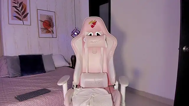 Ayleen Dunkan online show from October 19, 1:57 pm