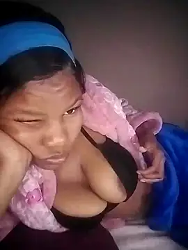 Seductive Yellow Titties online show from September 16, 8:06 pm