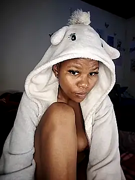 Seductive Yellow Titties online show from October 12, 8:44 pm