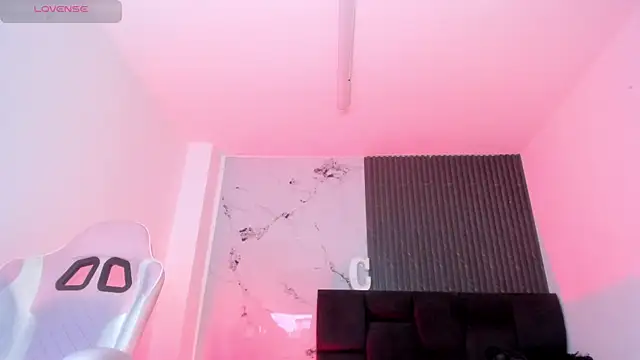 chloesagee online show from May 16, 12:35 am
