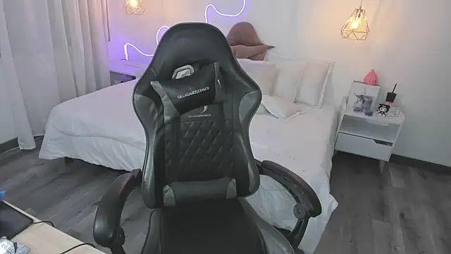 Noahcryptic online show from May 15, 2:49 am