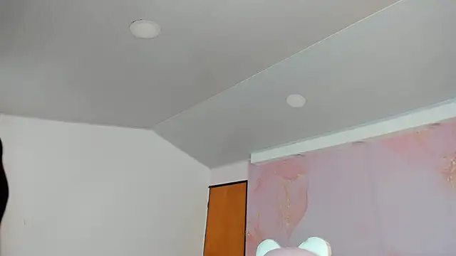 milk candy18 online show from October 3, 1:05 pm