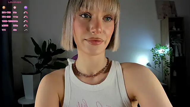 Ice Strawberry online show from January 8, 2:26 am