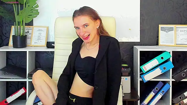 Snapshot of kaleriyaa_ chatting on September 29, 1:32 am kaleriyaa  online show from September 29, 1:32 am