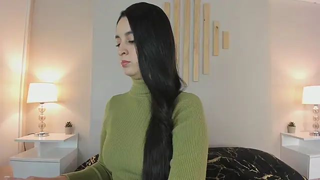 natachadiaz  online show from November 20, 11:33 am