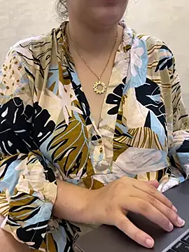 Bold-arabic-vibes online show from November 2, 8:01 pm