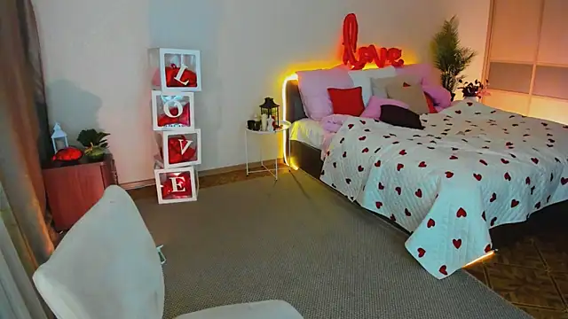 AlluringLookk online show from February 15, 5:21 am