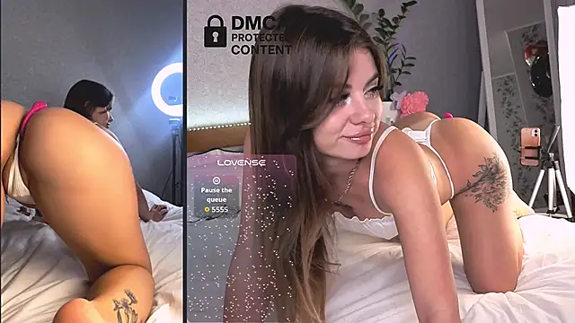 Siren Bloom online show from December 2, 5:59 pm