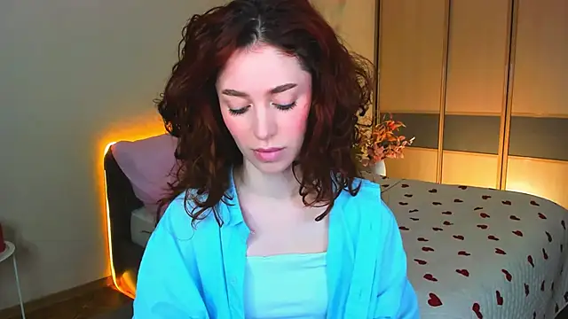 ChristinaConteeree online show from April 6, 3:17 am