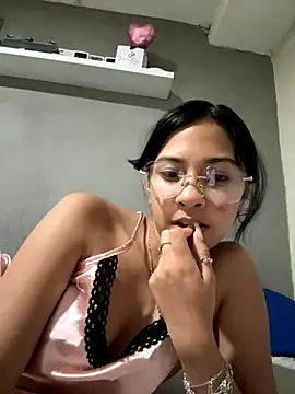 lynn9000 online show from September 11, 3:29 am