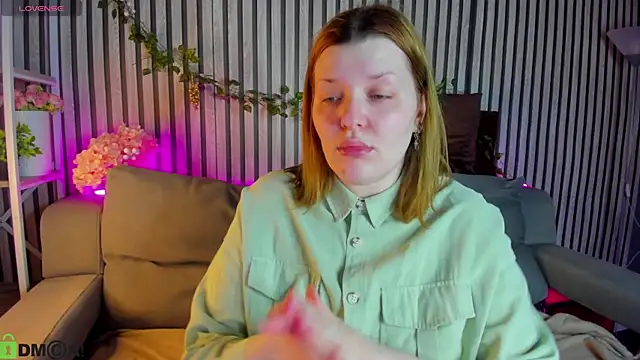 Michele Greenn online show from February 20, 1:04 am