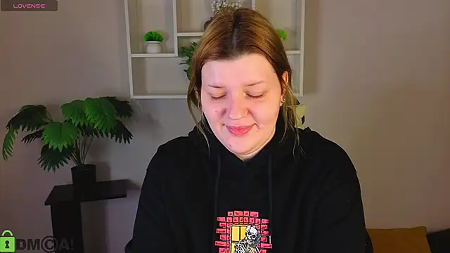 Michele Greenn online show from February 25, 1:04 am