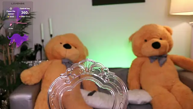 NovaHollisx online show from December 1, 3:54 am