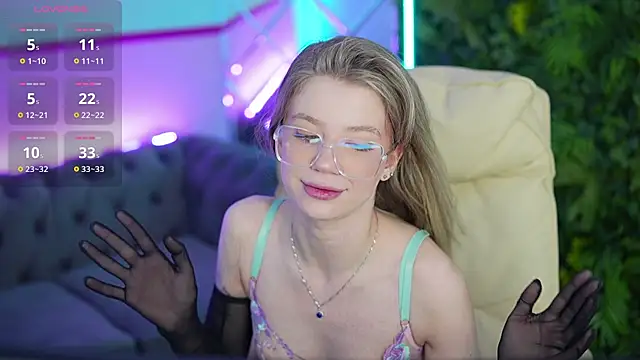 SandyLayy online show from May 8, 8:43 pm