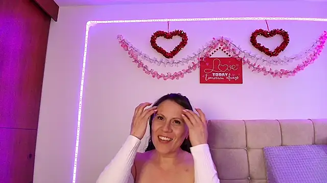 dulce mariaa    online show from May 26, 12:04 pm