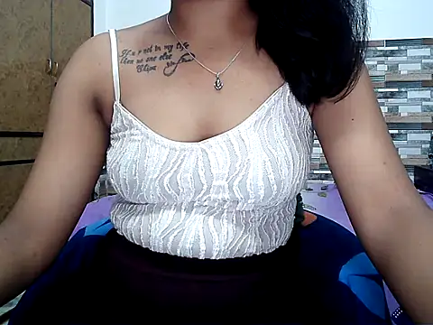 HOT AARVI11 online show from December 4, 4:37 am