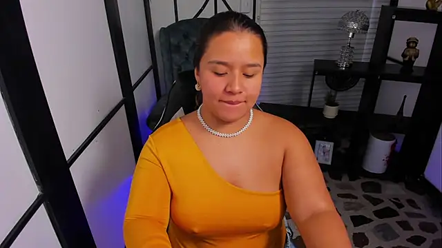 Snapshot of ElaBourn_ chatting on September 29, 1:27 pm ElaBourn online show from September 29, 1:27 pm