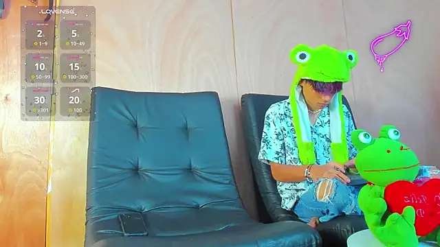 spicy adonhis online show from September 23, 12:25 pm