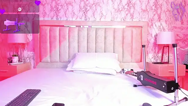 AlaiaMoretti online show from November 5, 3:12 am