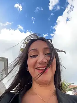 Ninabigtitied online show from November 29, 1:26 pm