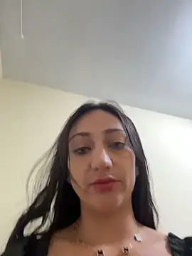 Ninabigtitied online show from November 23, 6:09 pm