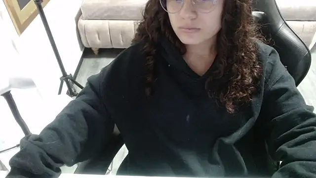 Velvet Moon V online show from November 22, 1:25 pm