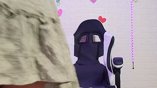 naomi diamond  online show from September 27, 5:42 pm