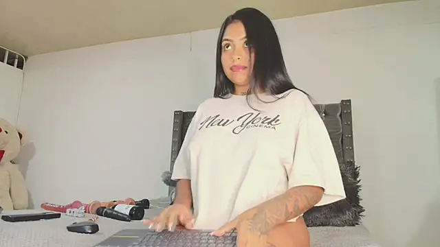 Melanyy Miller online show from June 5, 1:31 am