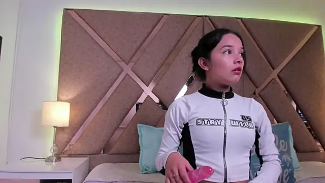 BelhaLawuo online show from January 17, 8:38 pm